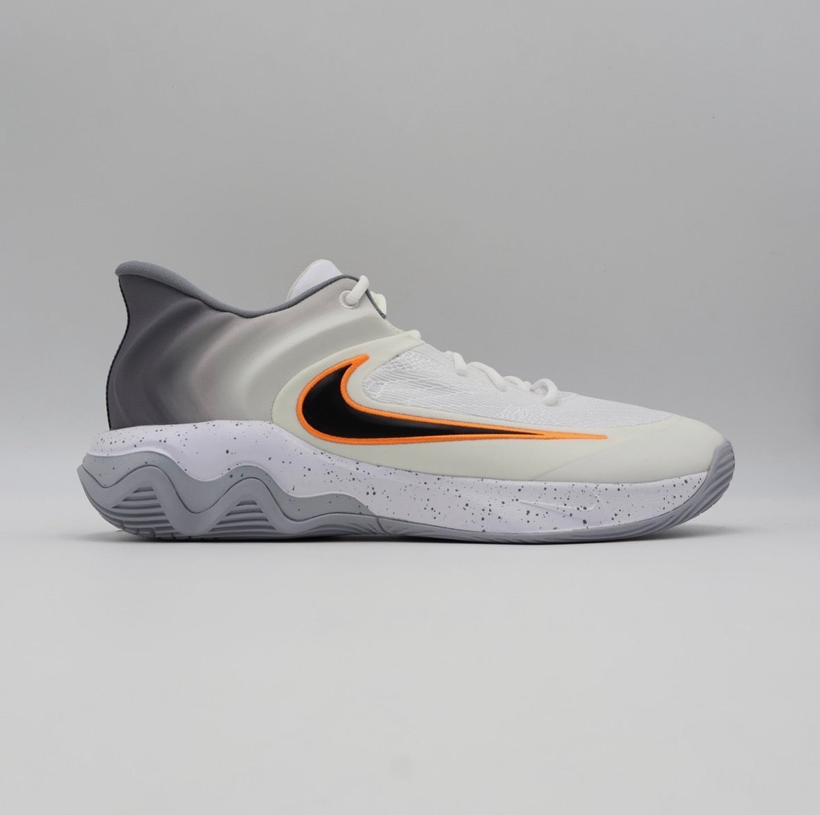 GIANNS WHITE