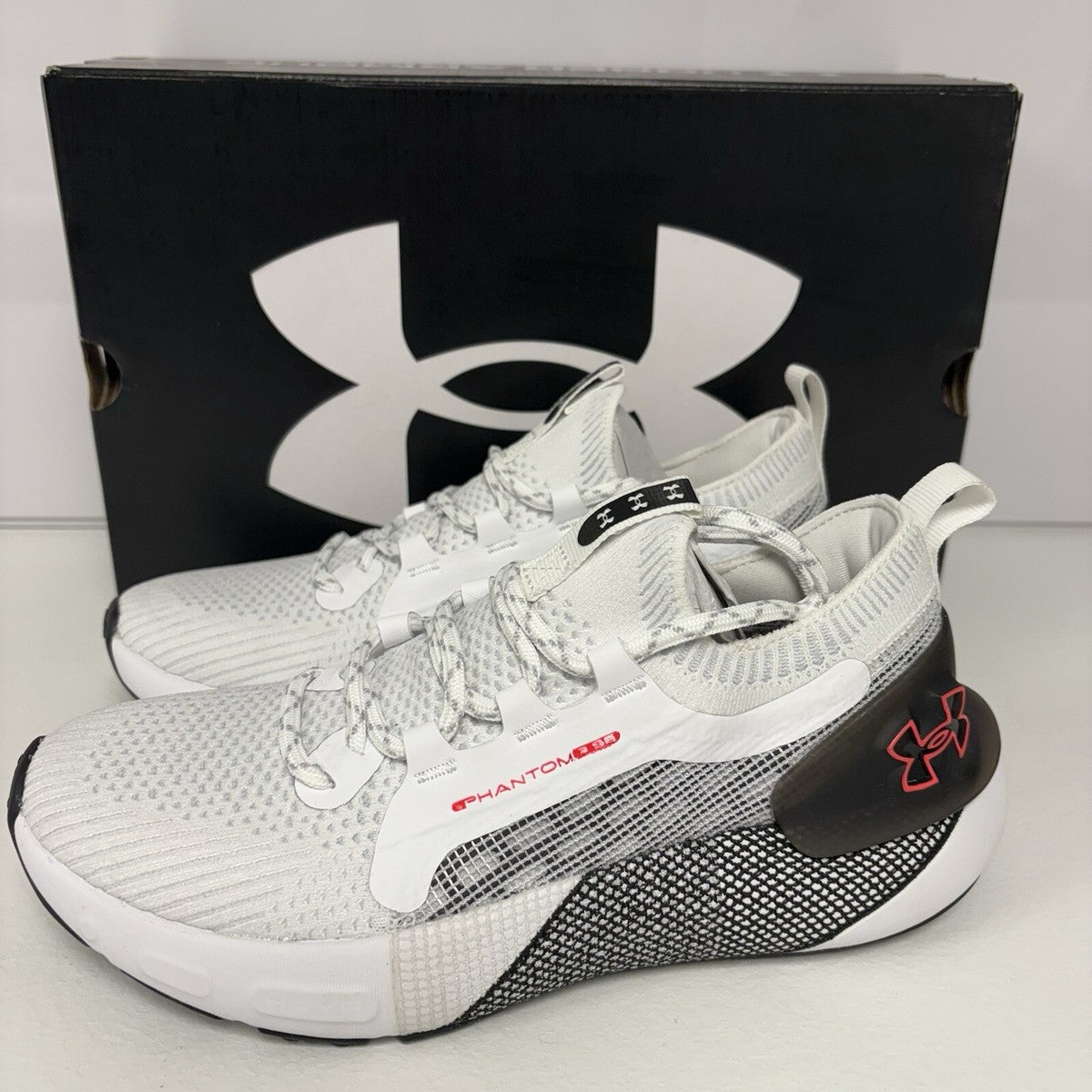 UNDER ARMOUR