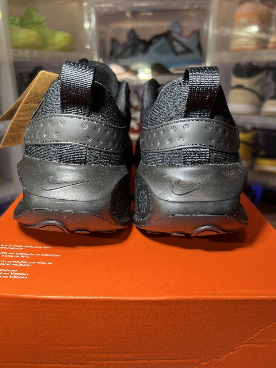 NIKE BLACK ROW