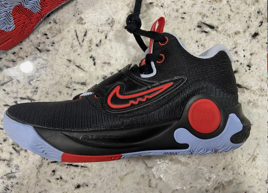 NIKE TREY 5 BLACK RED