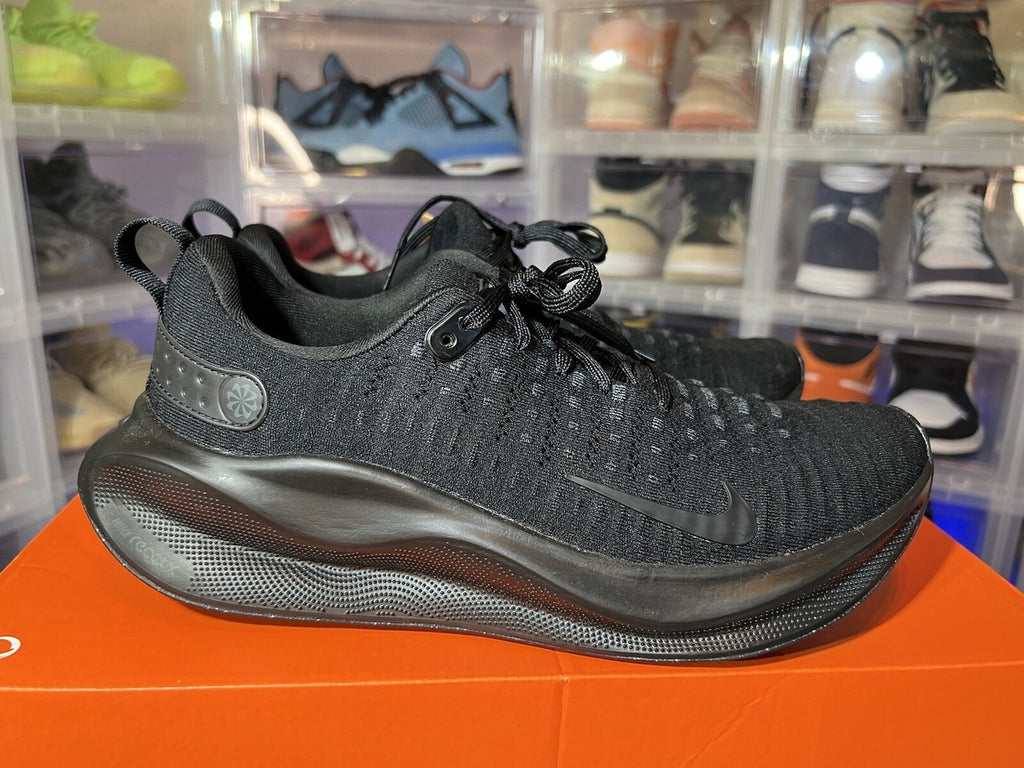 NIKE BLACK ROW